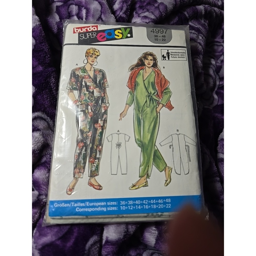 Burda Pattern 4997 Maternity Jumper Tie 10-22 UNCUT